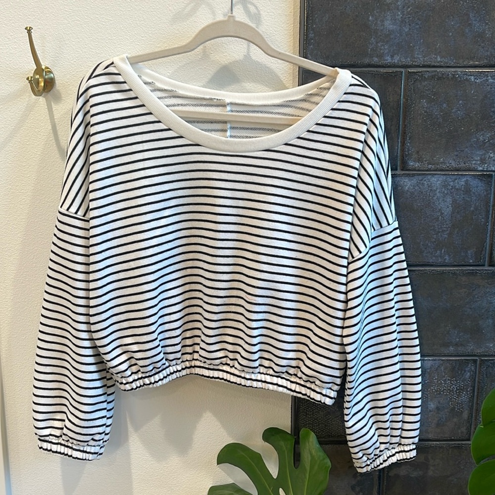 Wide neck cropped sweater